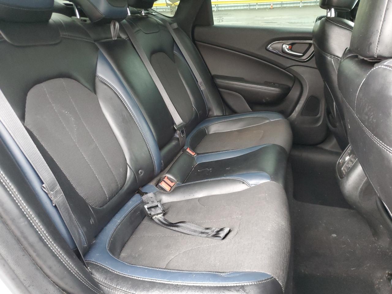 2015 CHRYSLER 200