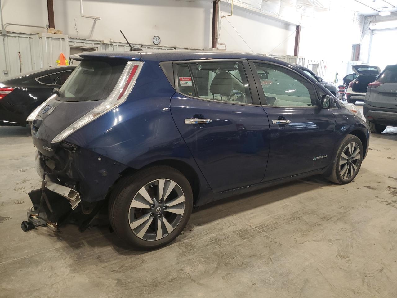 2017 NISSAN LEAF