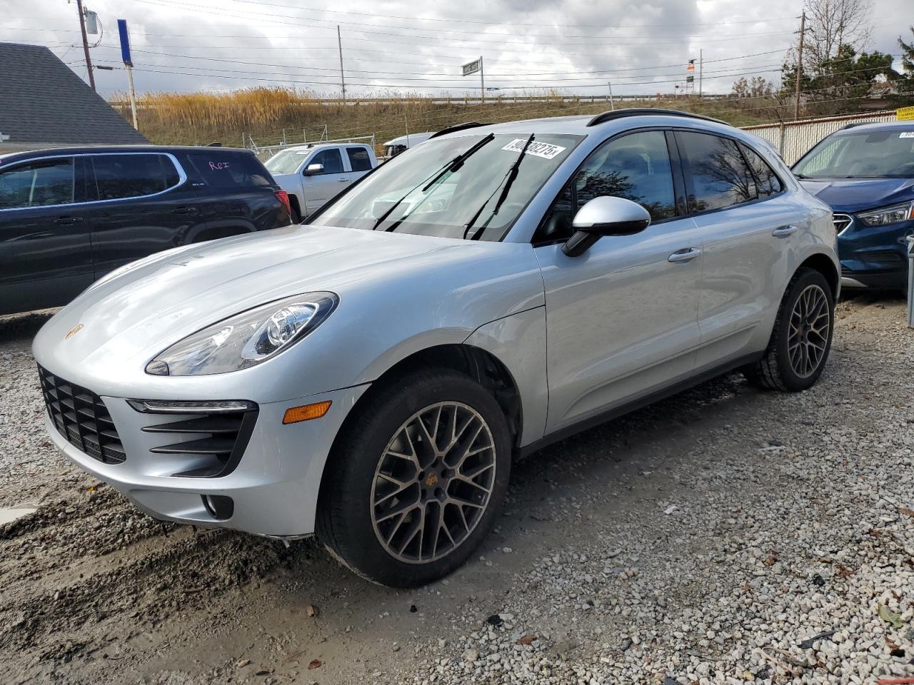 2018 PORSCHE Macan