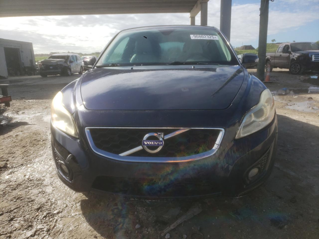 2012 VOLVO C30