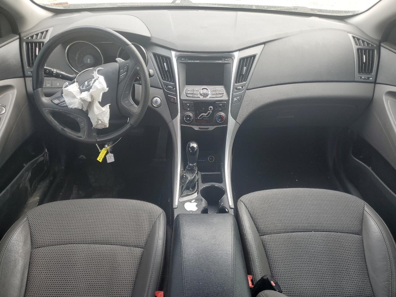 2011 HYUNDAI SONATA