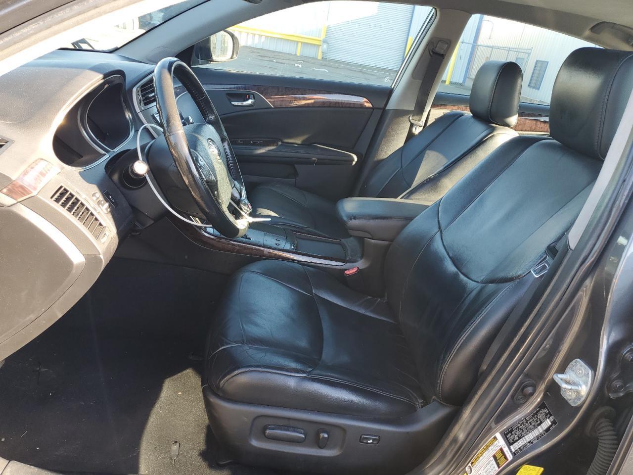 2011 TOYOTA Avalon
