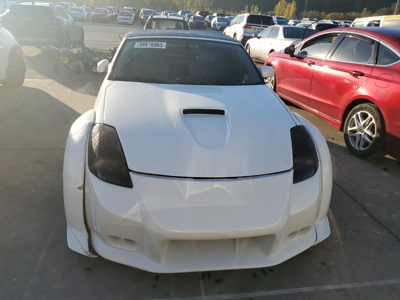 2005 NISSAN Z