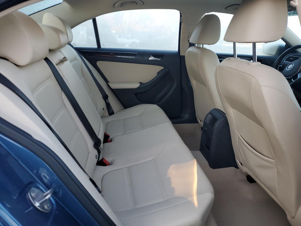 2016 VOLKSWAGEN JETTA
