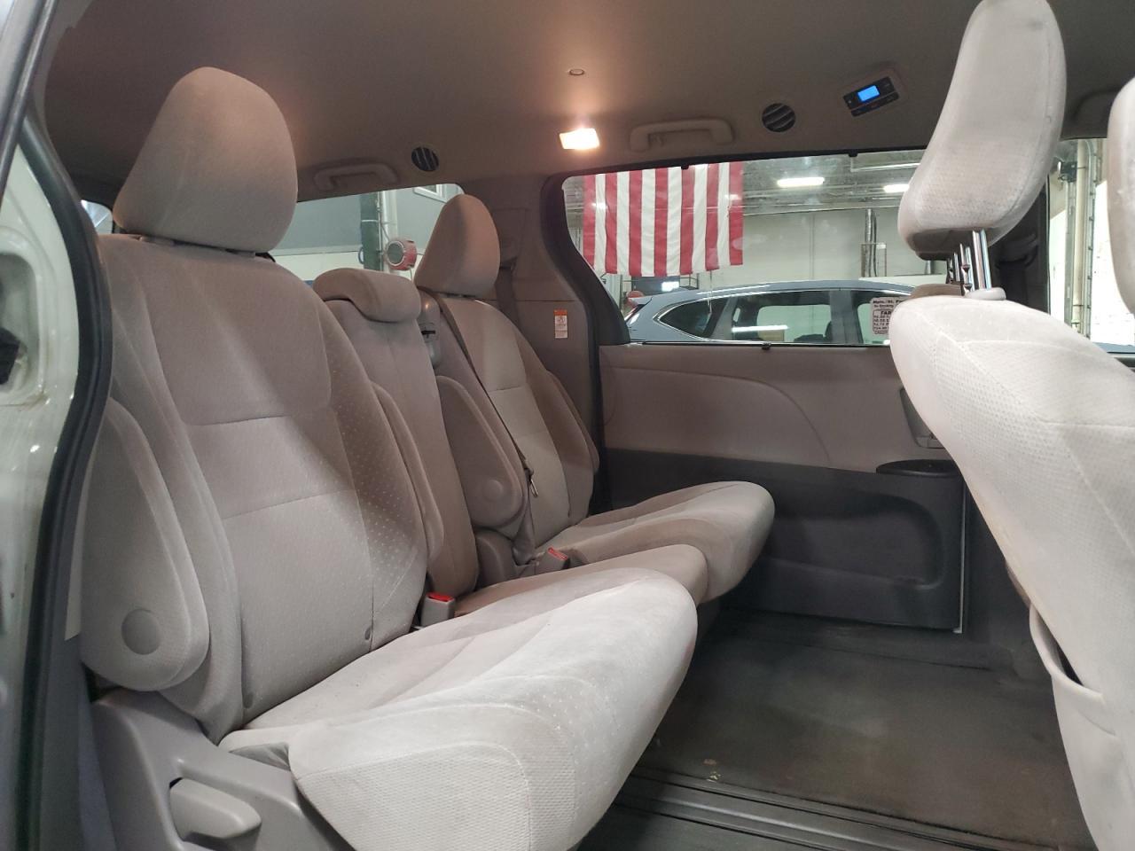 2017 TOYOTA SIENNA