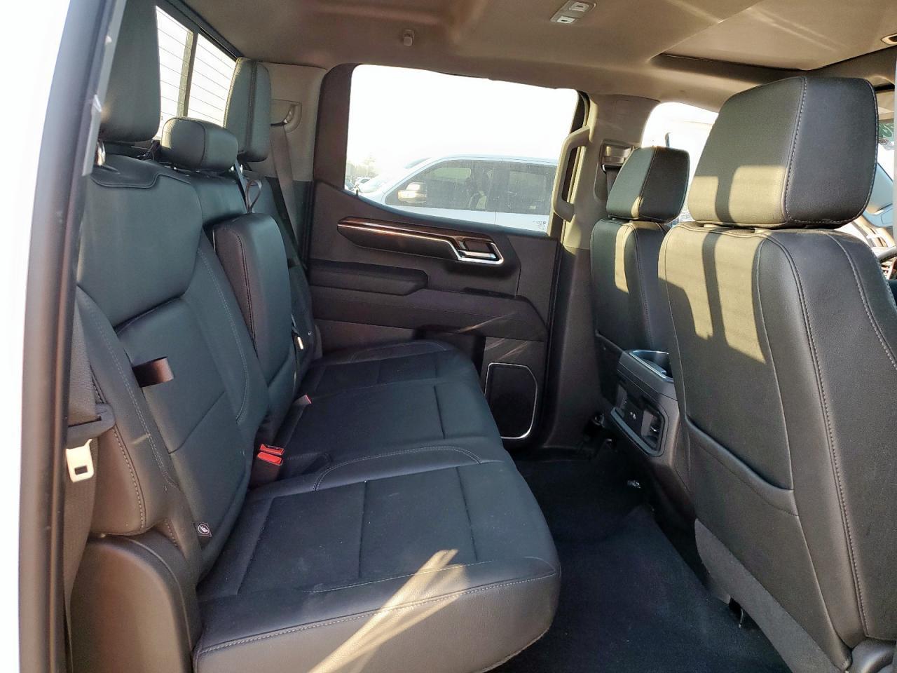 2023 CHEVROLET Silverado