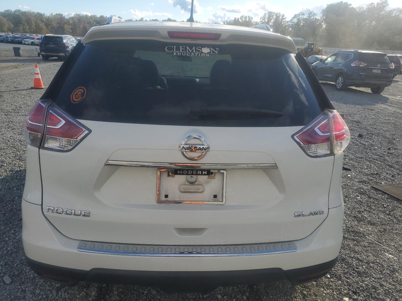 2015 NISSAN ROGUE