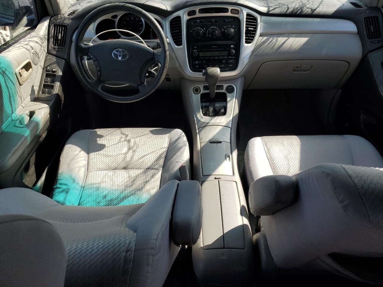 2005 TOYOTA HIGHLANDER