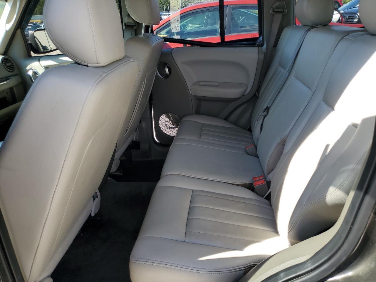 2005 JEEP Liberty