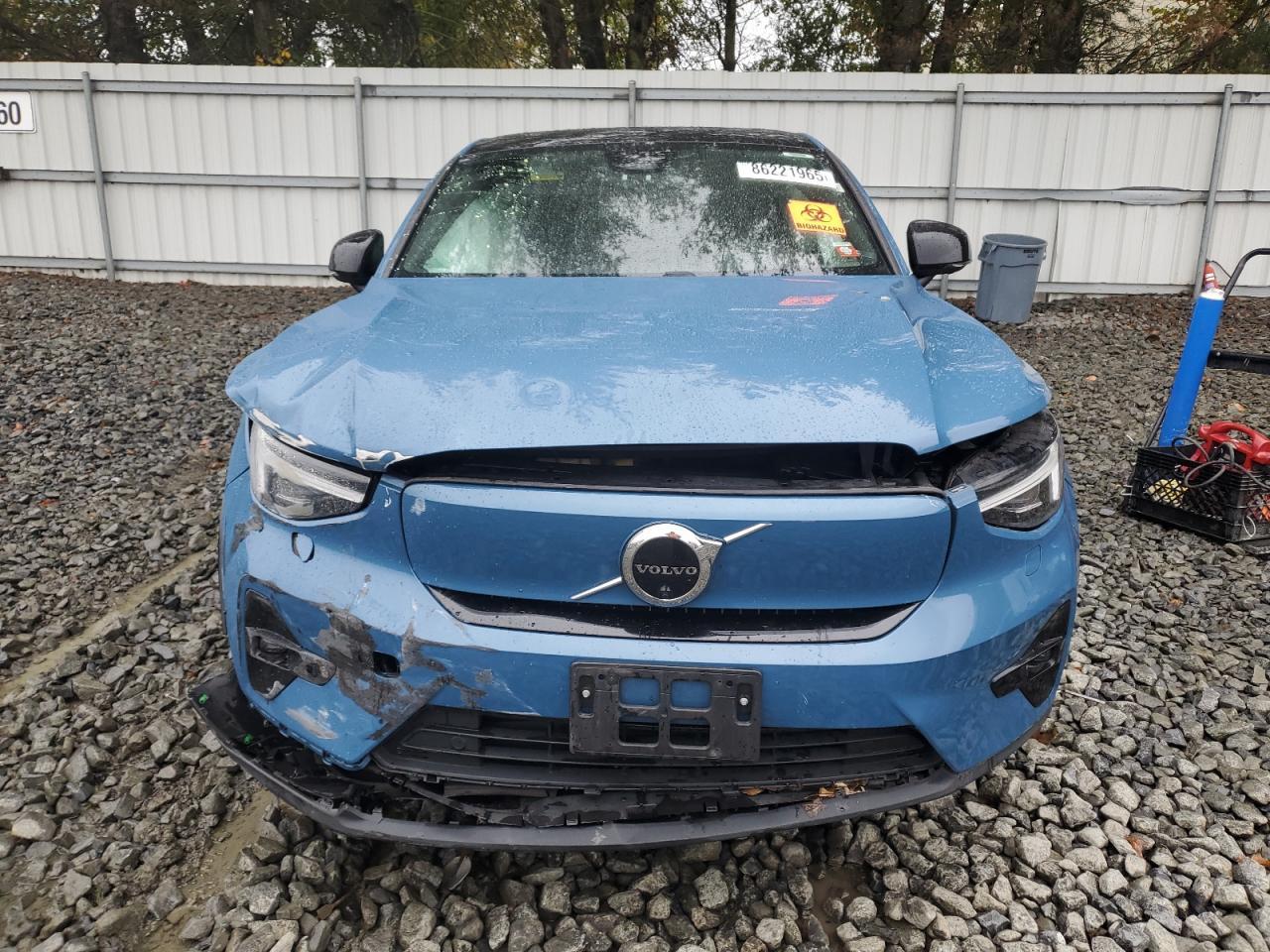 2023 VOLVO C40
