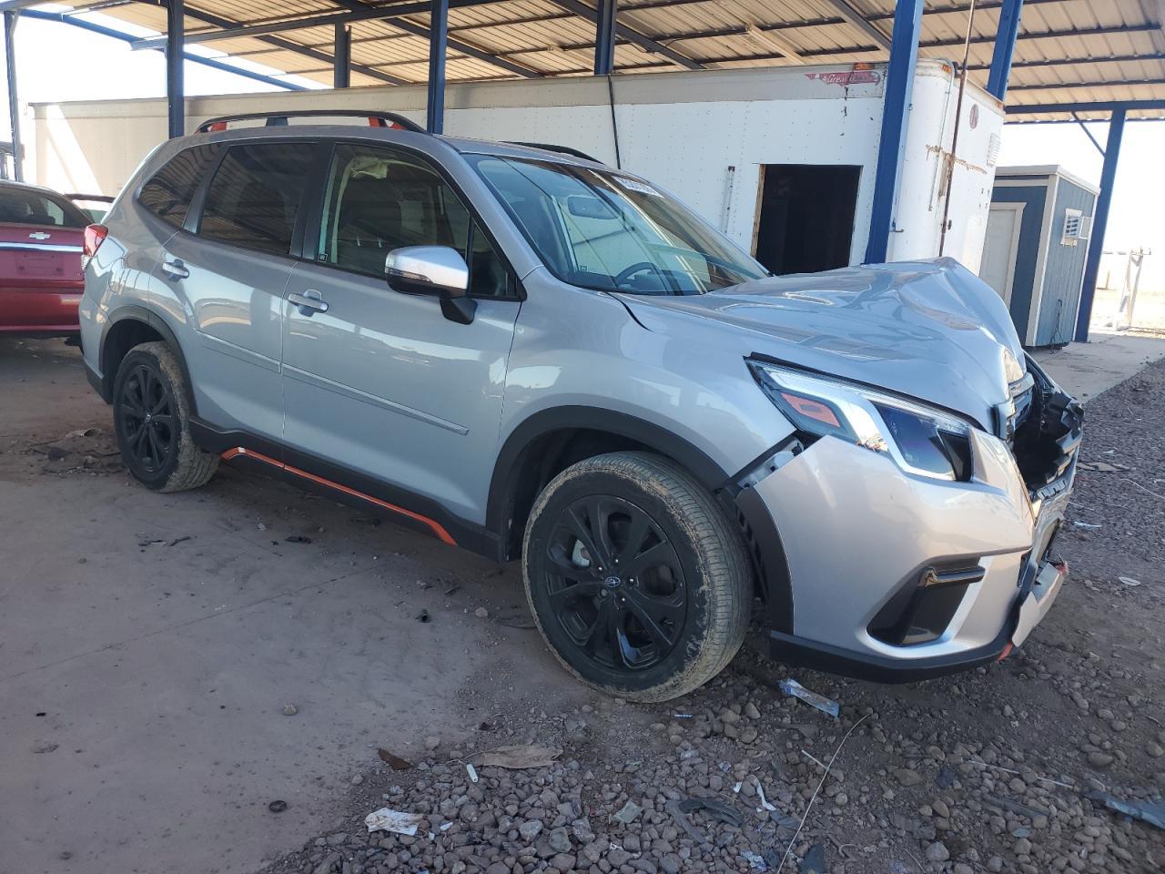 2024 SUBARU FORESTER