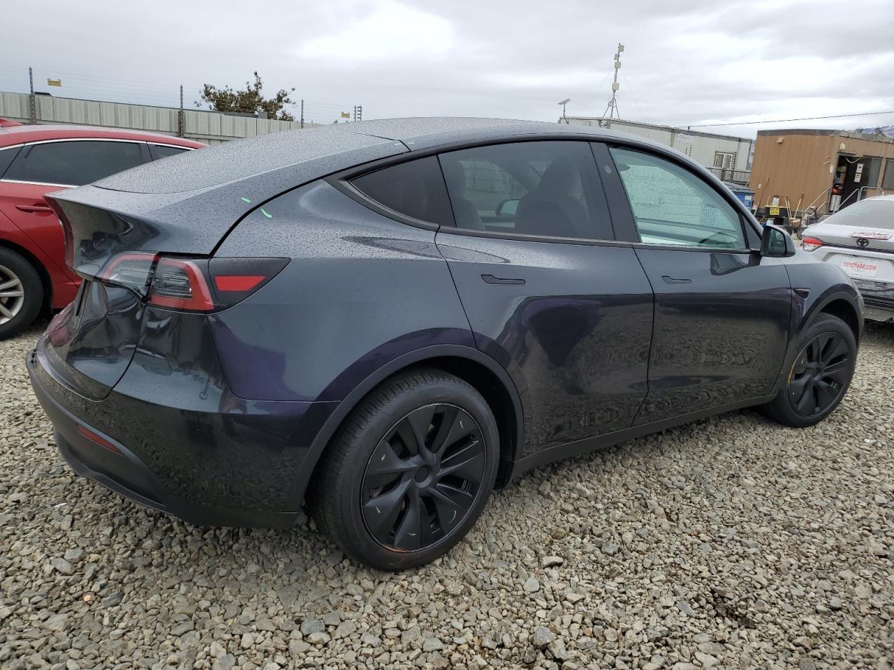 2025 TESLA MODEL Y