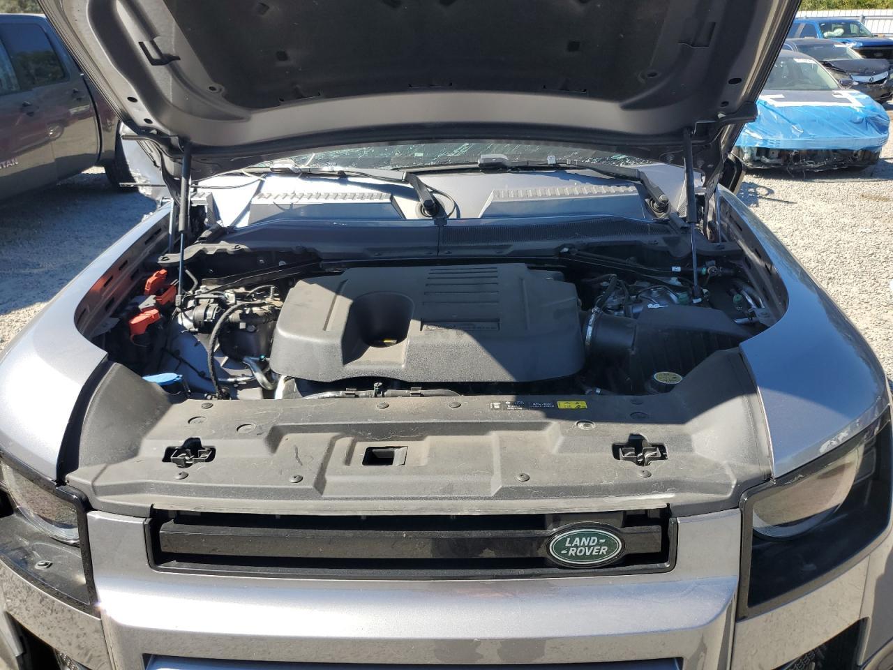2024 LAND ROVER Defender