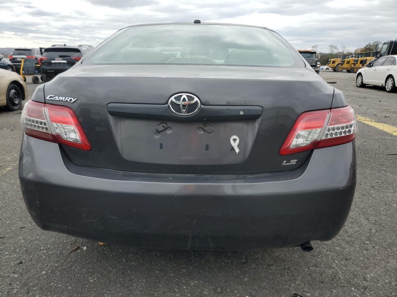 2011 TOYOTA CAMRY