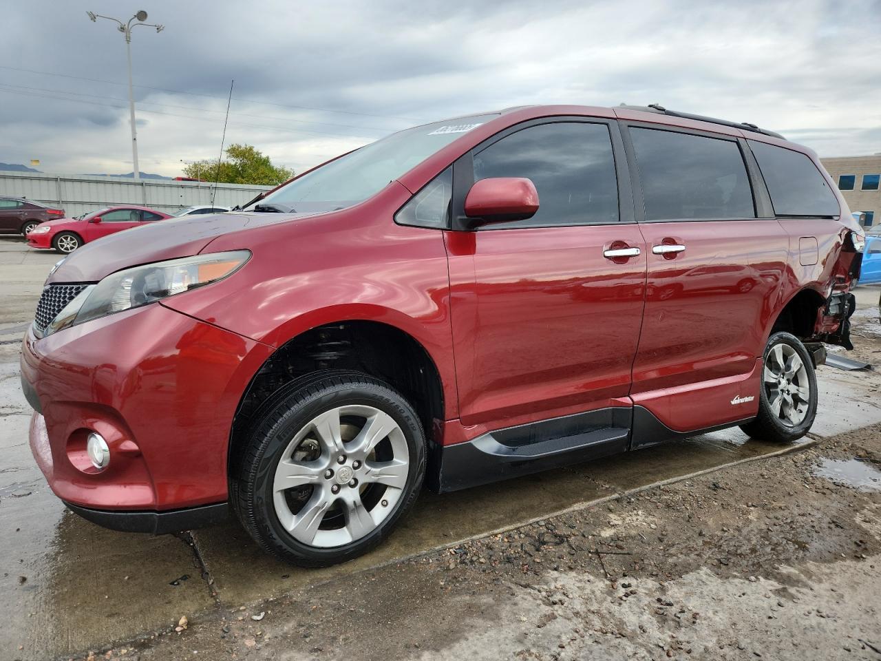 2014 TOYOTA SIENNA