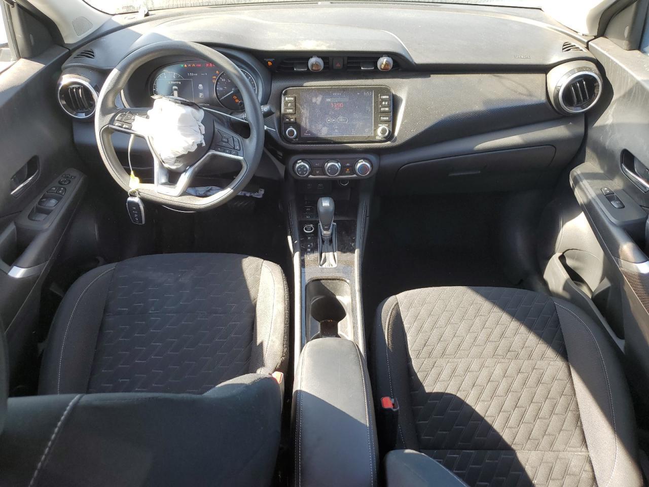 2024 NISSAN KICKS