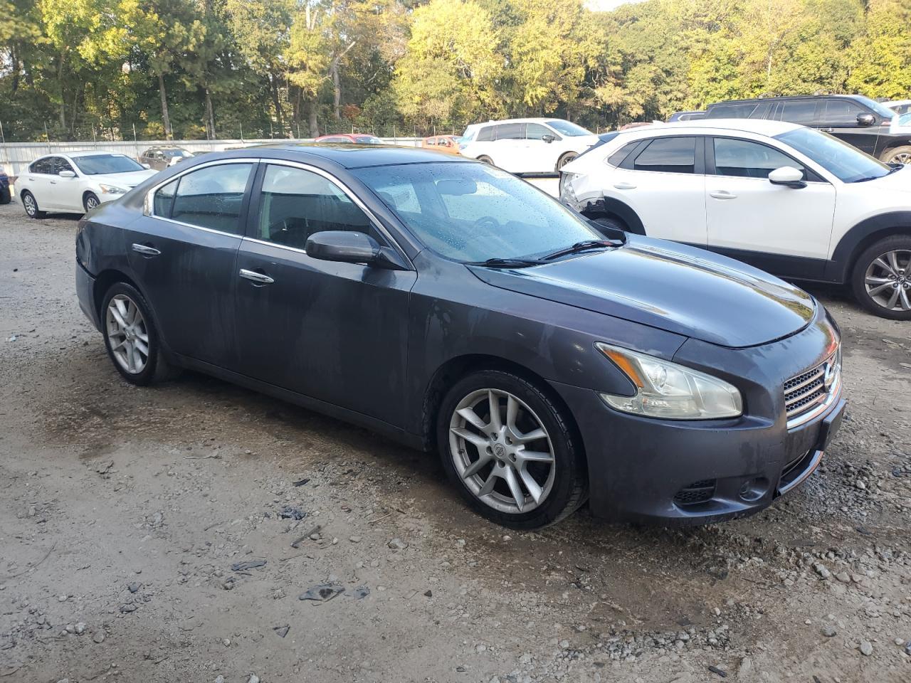 2011 NISSAN Maxima