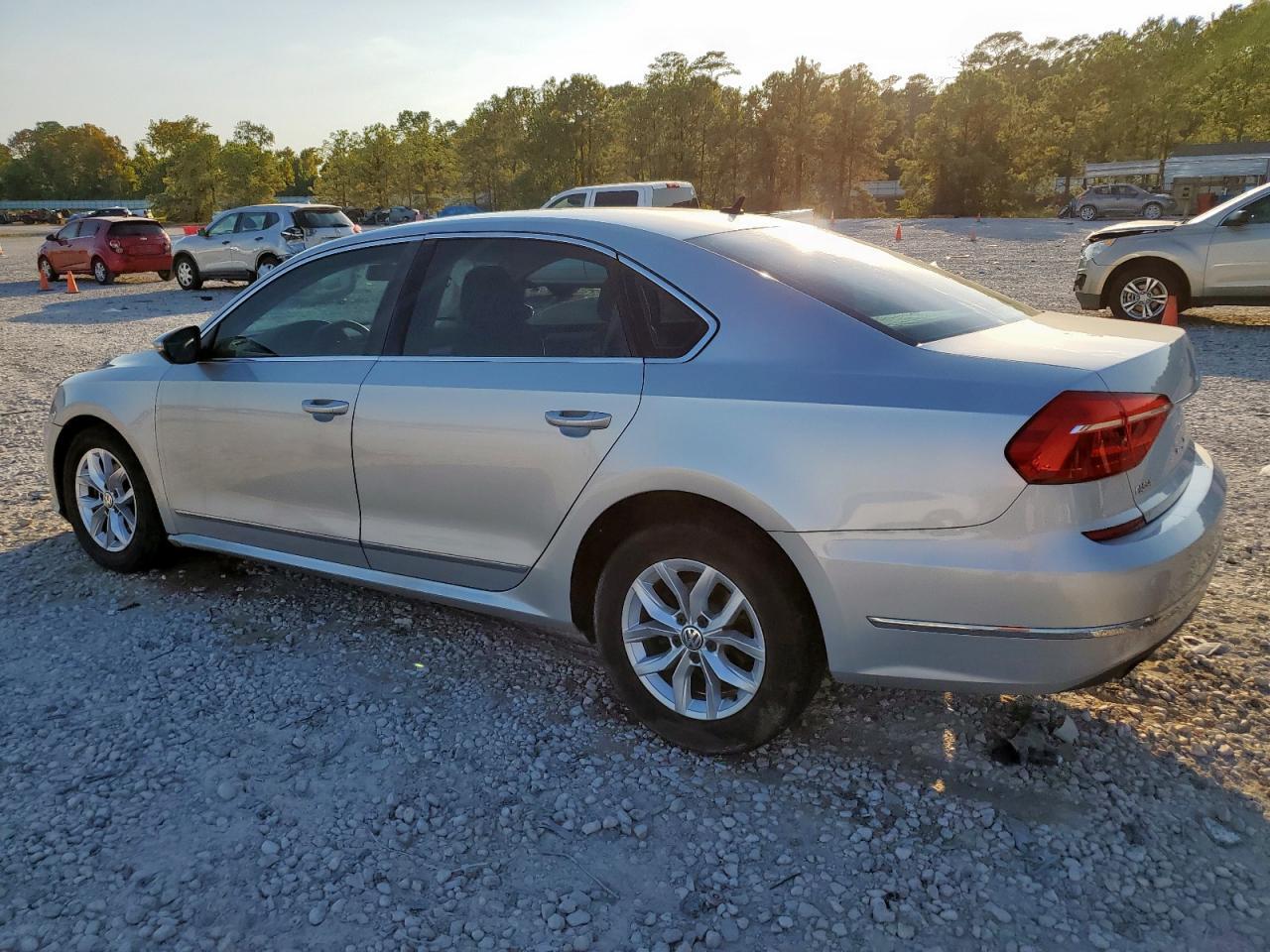 2016 VOLKSWAGEN Passat