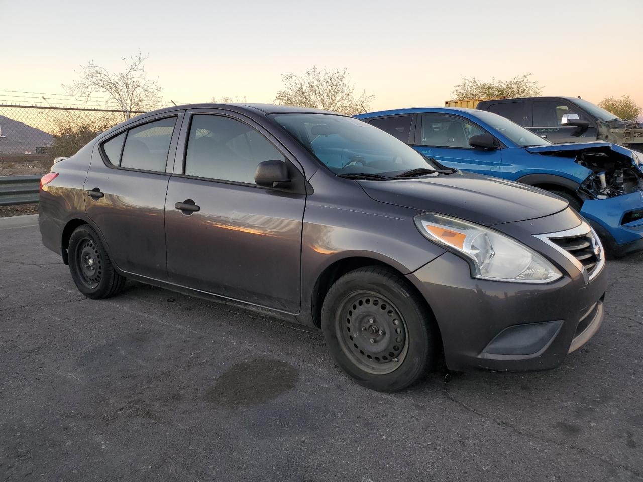 2015 NISSAN VERSA