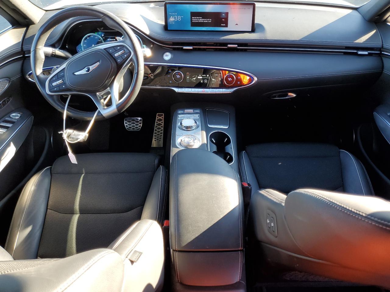 2023 GENESIS GV70