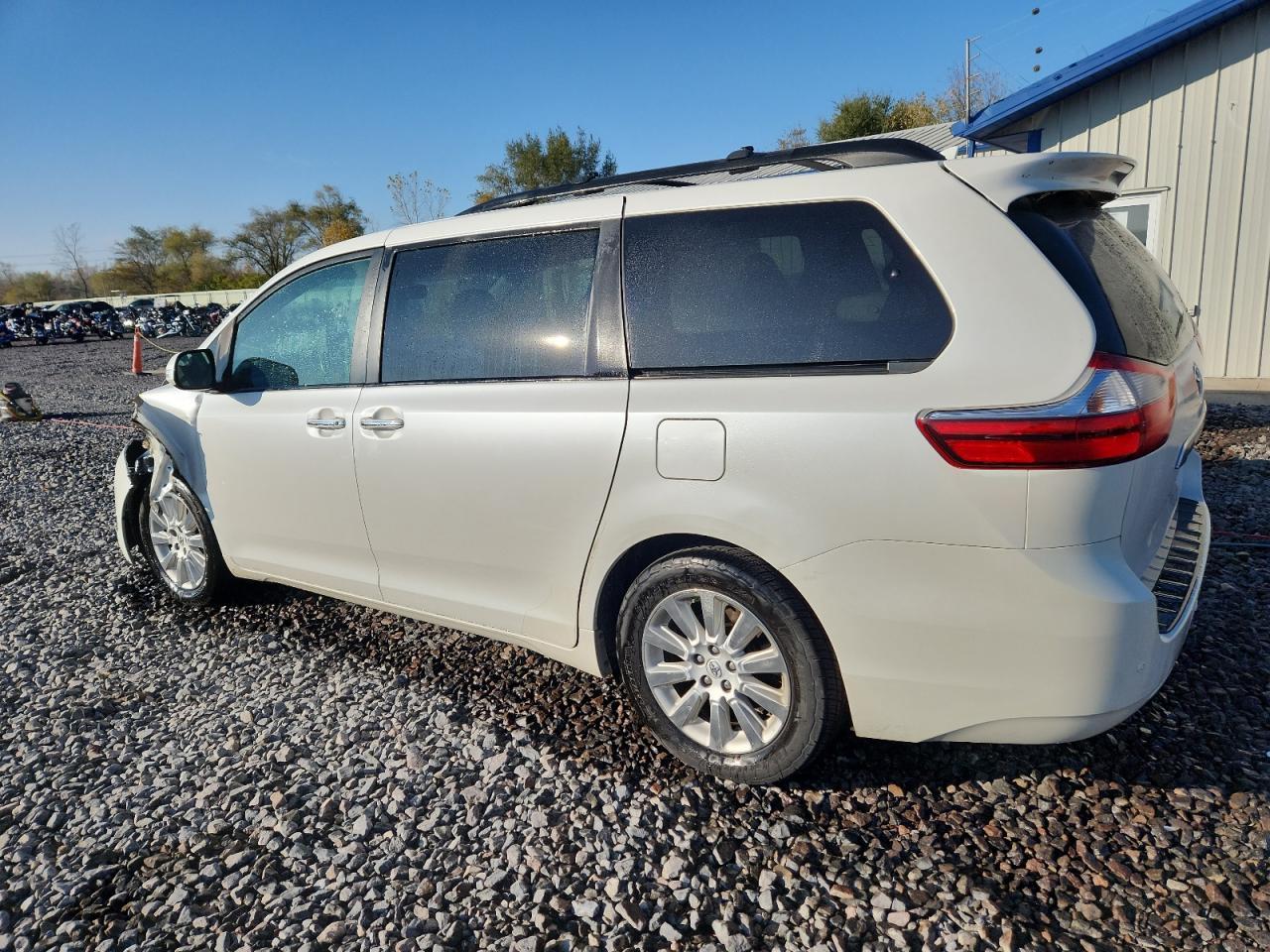 2015 TOYOTA SIENNA