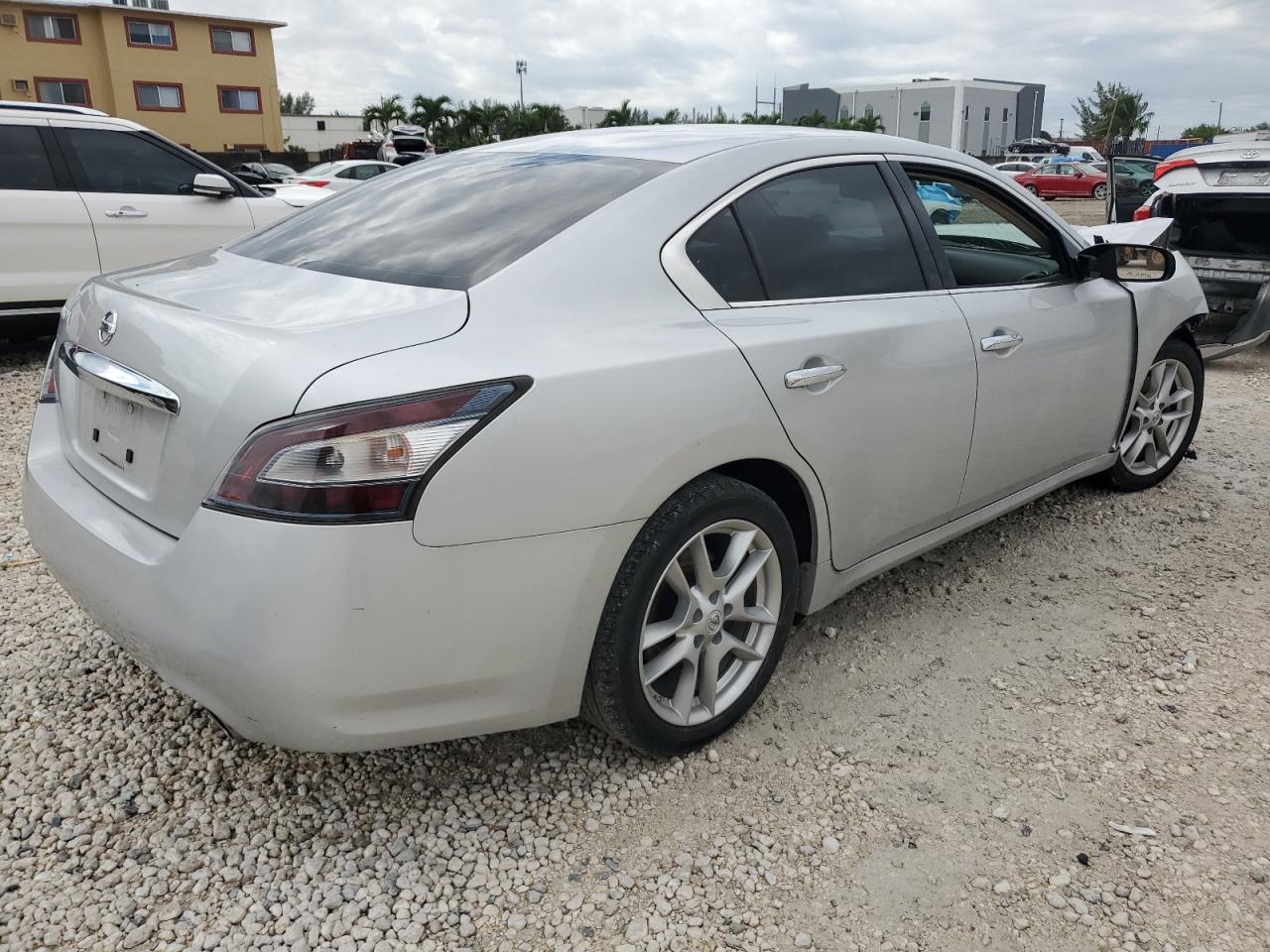 2013 NISSAN Maxima