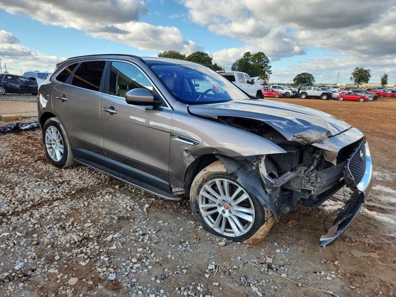 2017 JAGUAR F-Pace