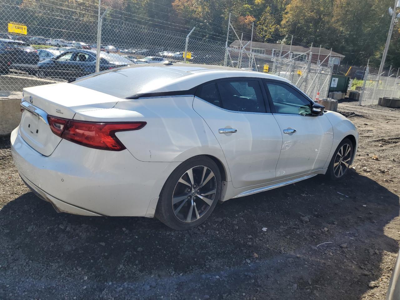 2016 NISSAN Maxima