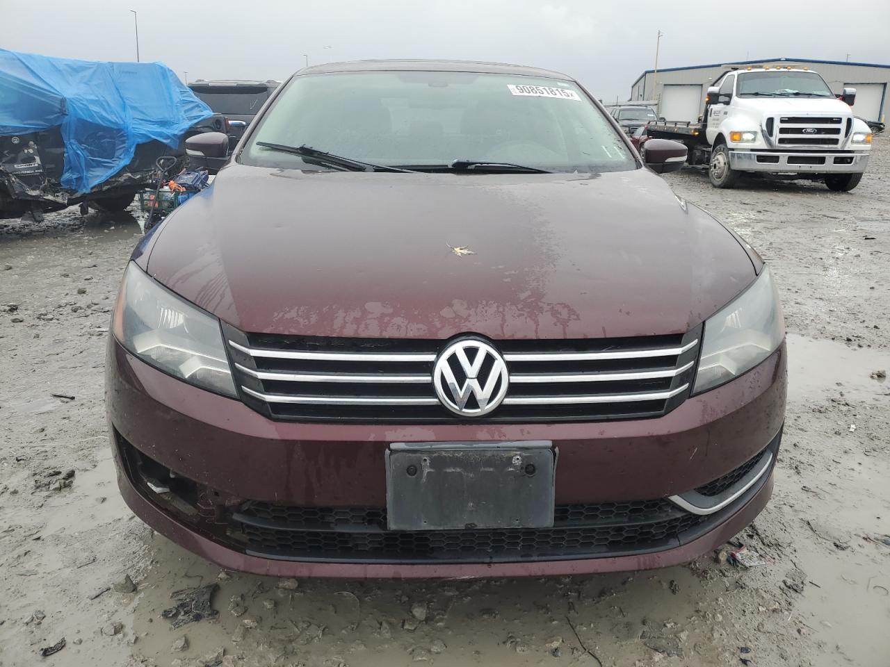 2013 VOLKSWAGEN Passat