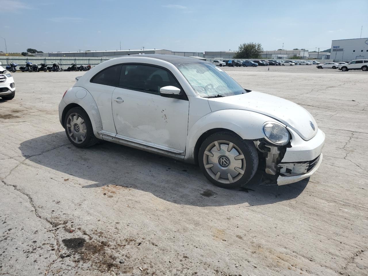 2016 VOLKSWAGEN Beetle
