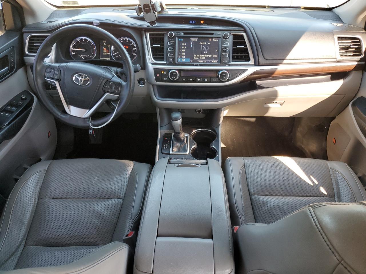 2015 TOYOTA HIGHLANDER