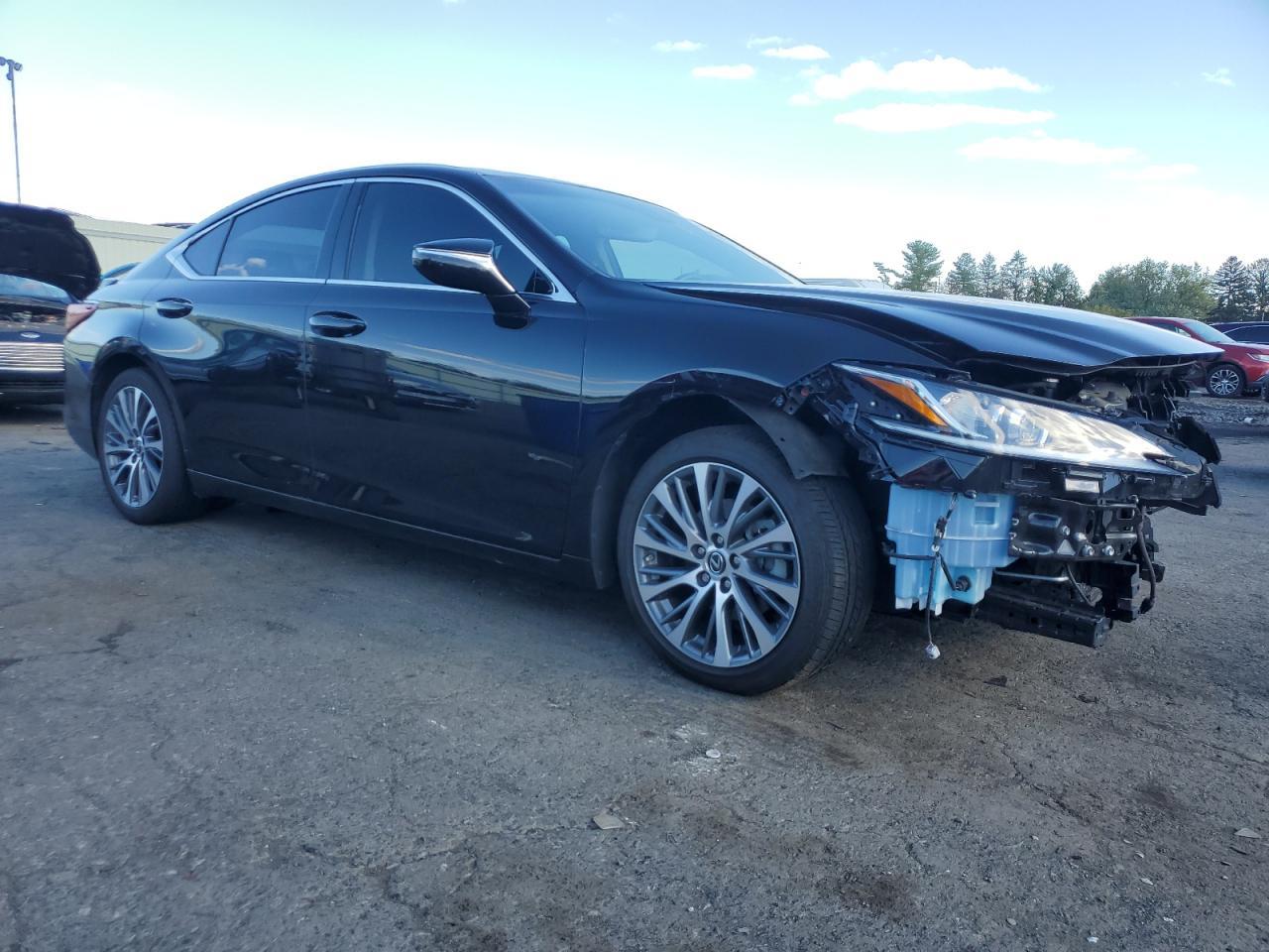 2021 LEXUS Es
