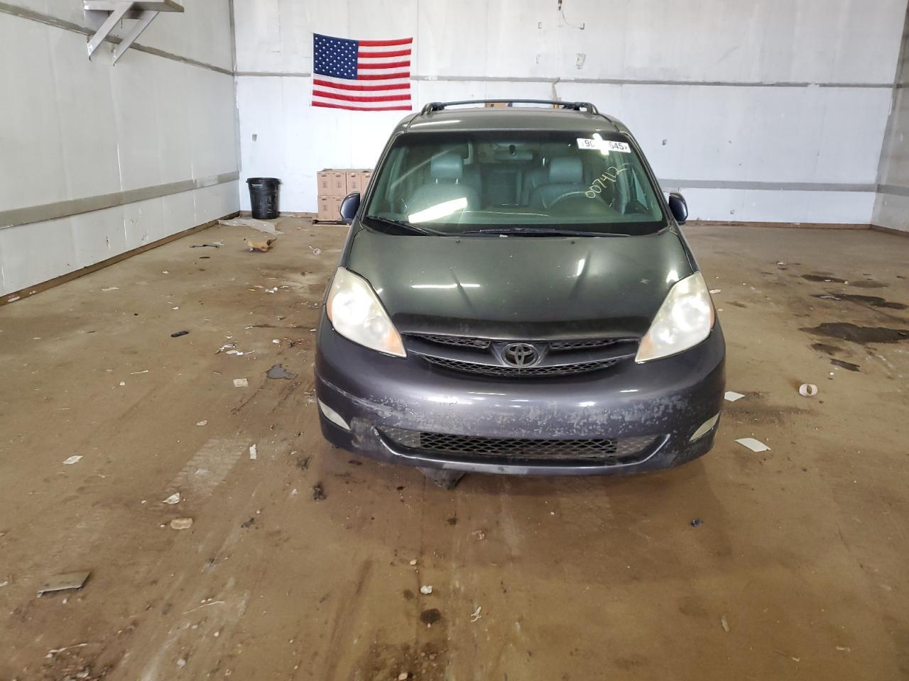 2007 TOYOTA SIENNA