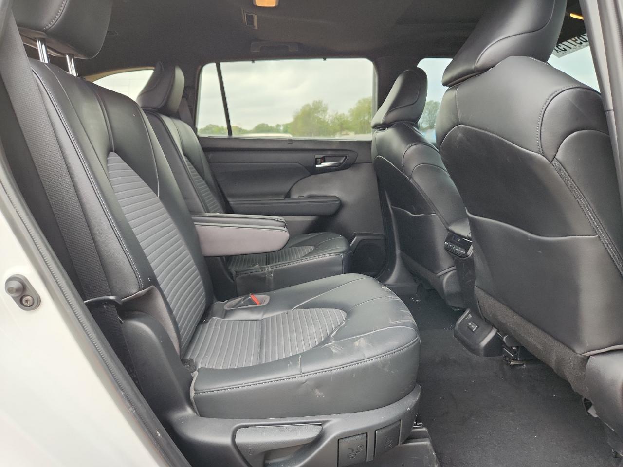 2022 TOYOTA HIGHLANDER