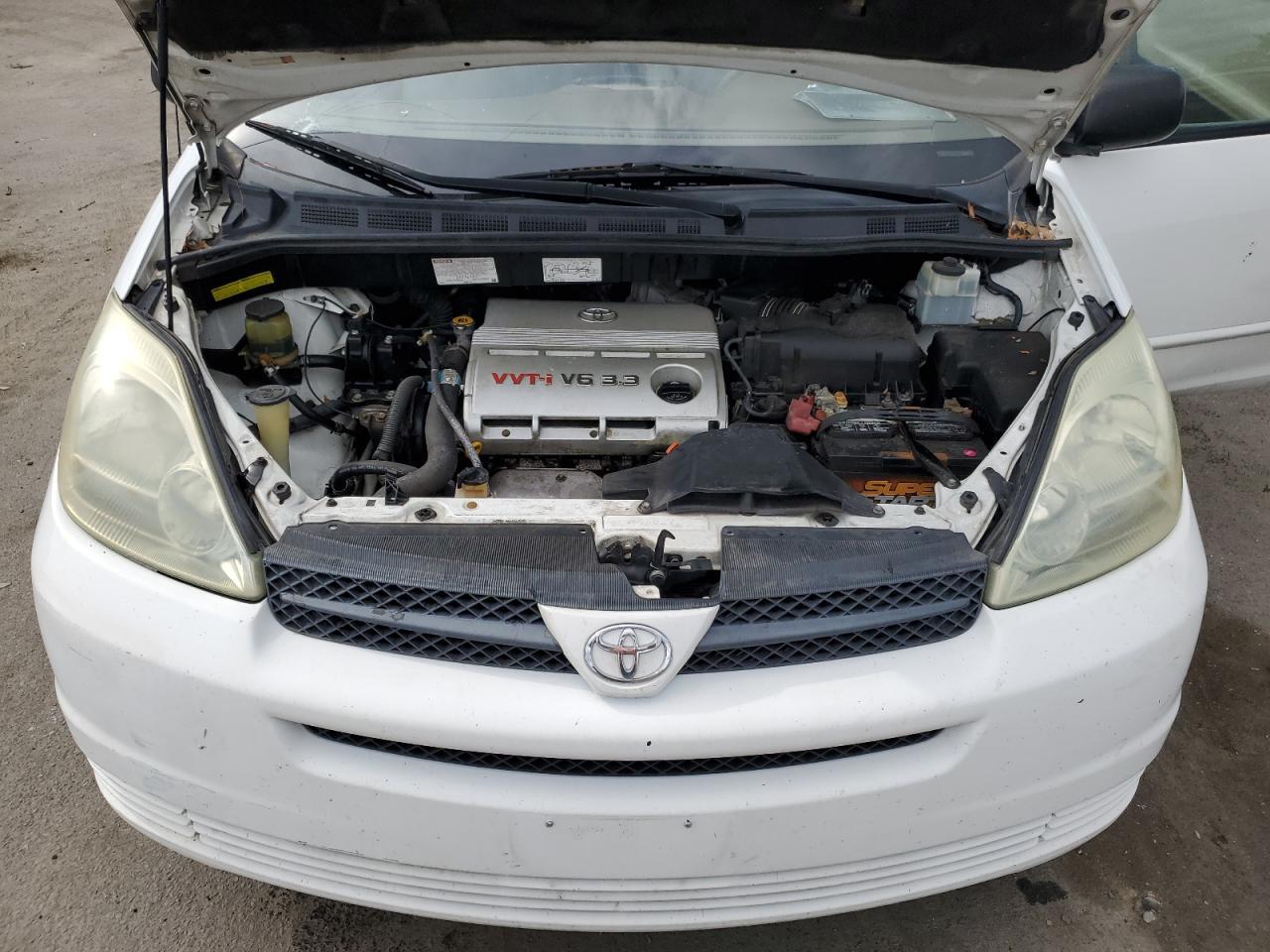 2004 TOYOTA SIENNA