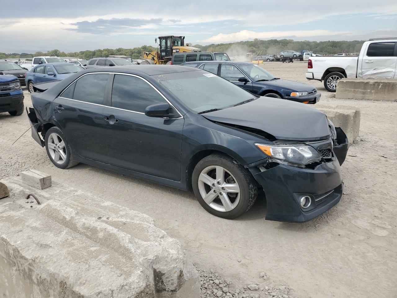2014 TOYOTA CAMRY