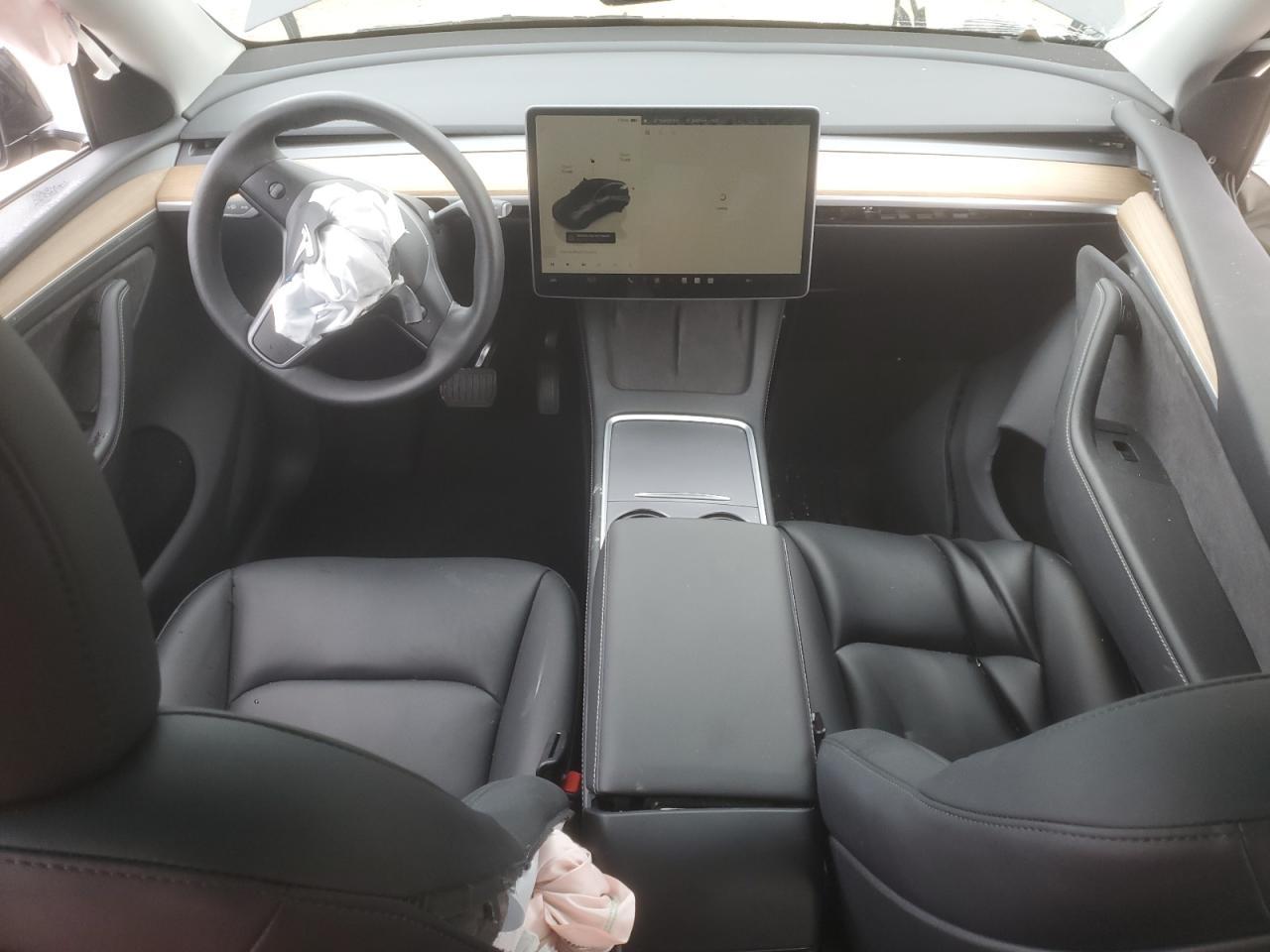 2025 TESLA MODEL Y