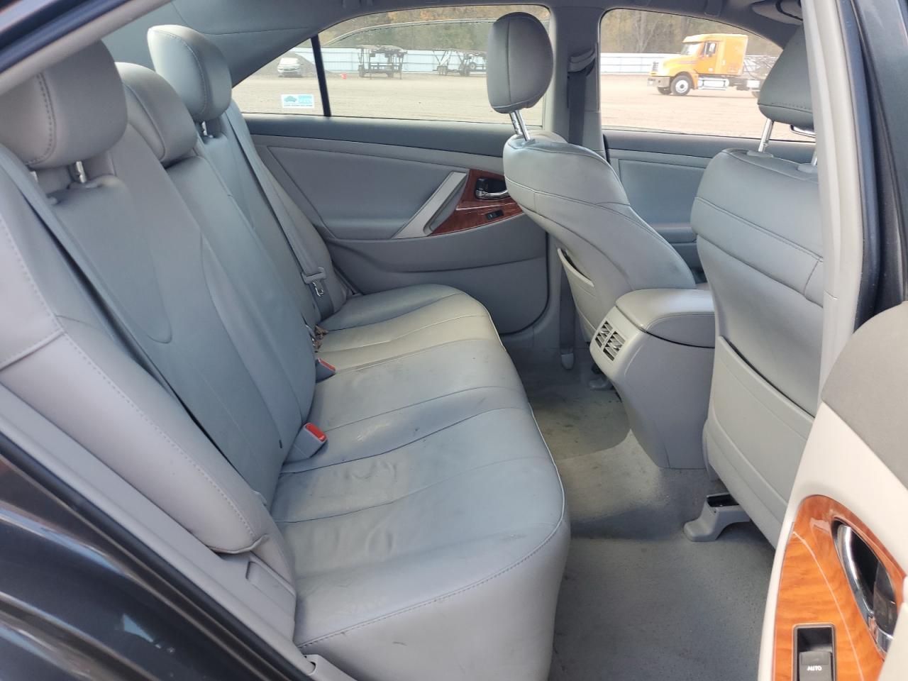 2011 TOYOTA CAMRY