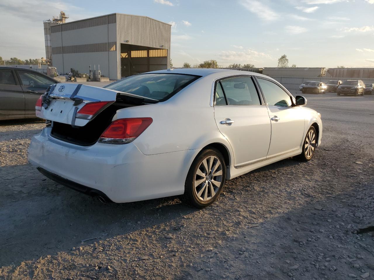 2012 TOYOTA Avalon