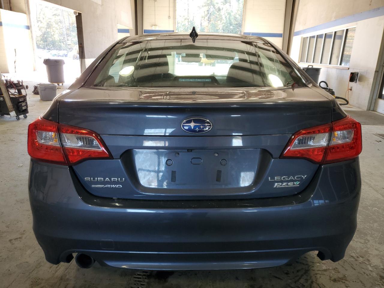 2017 SUBARU Legacy