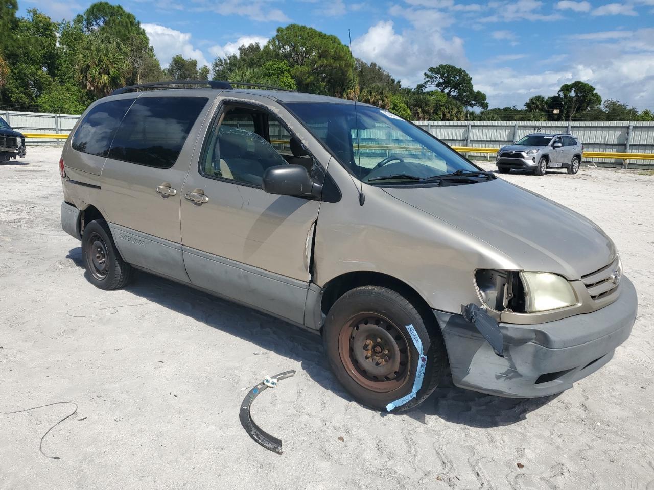 2003 TOYOTA SIENNA