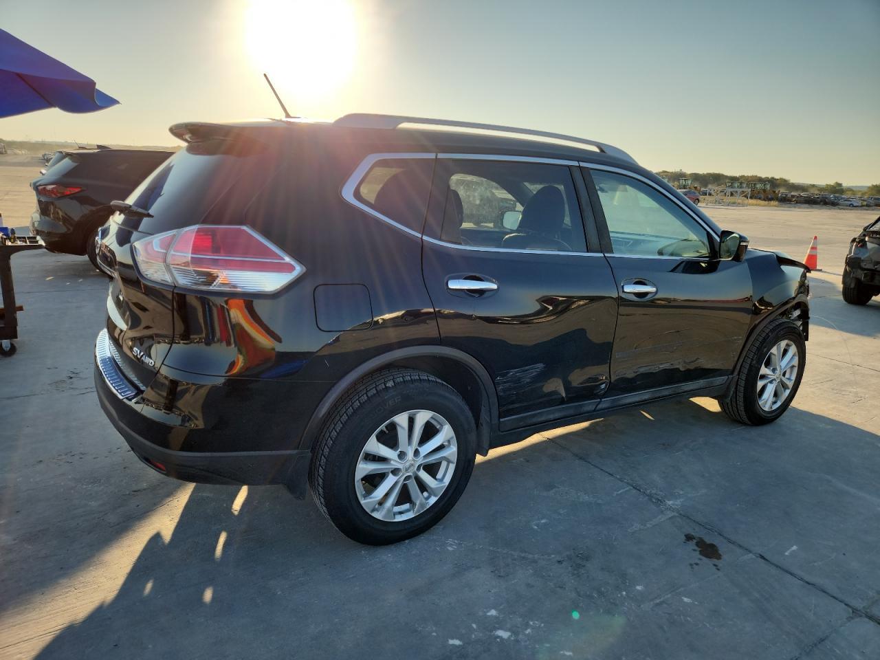 2015 NISSAN ROGUE