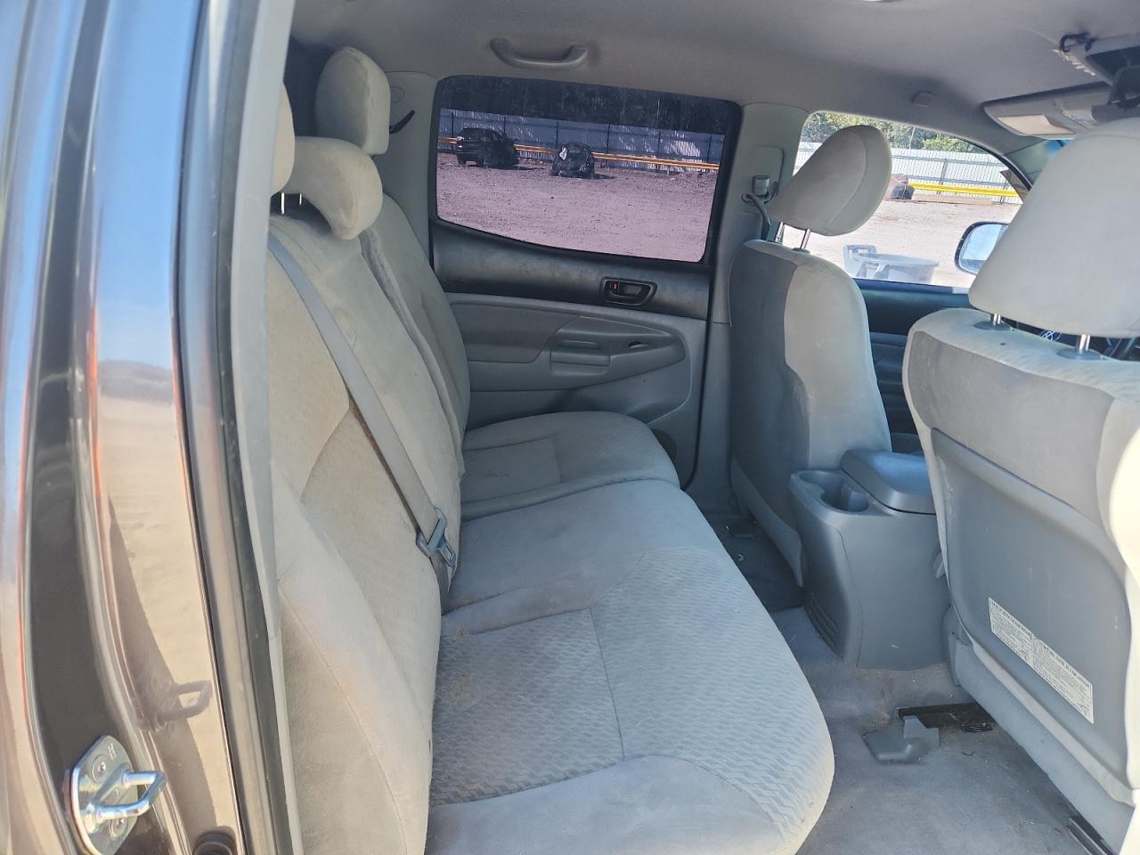 2011 TOYOTA TACOMA