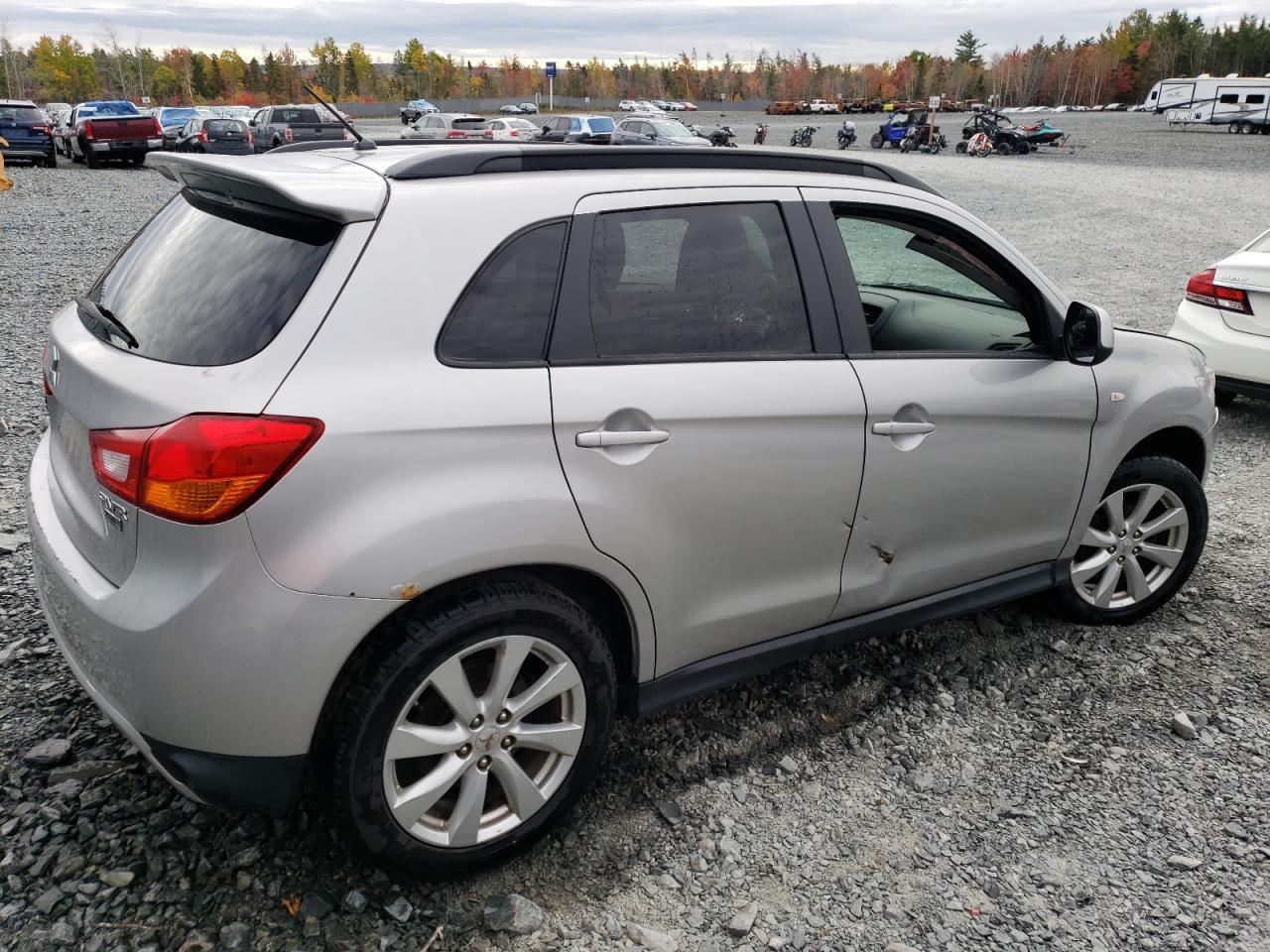 2015 MITSUBISHI RVR