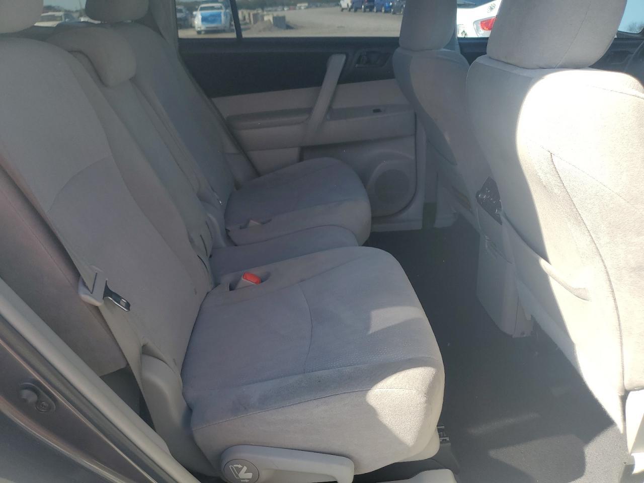 2012 TOYOTA HIGHLANDER