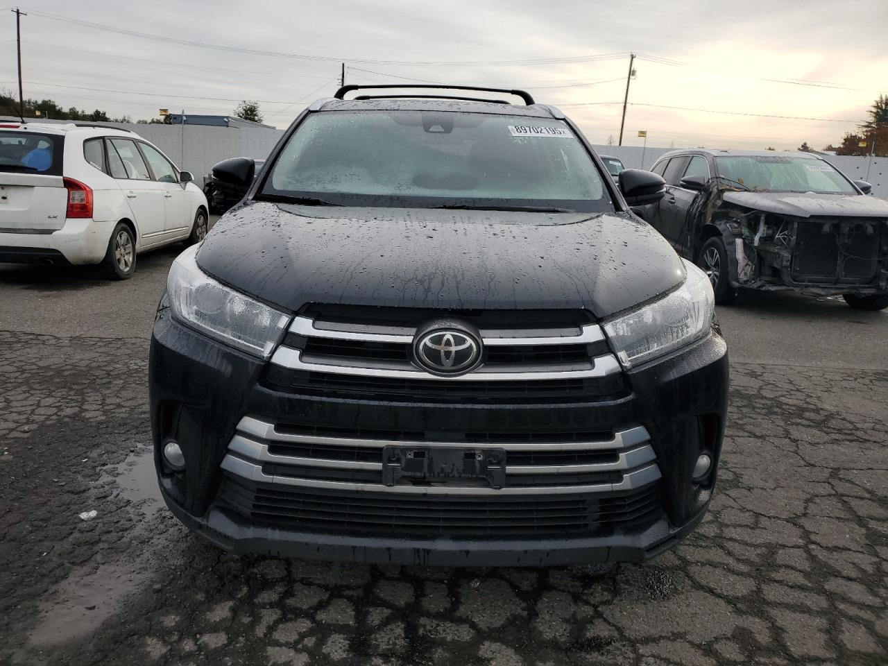 2017 TOYOTA HIGHLANDER
