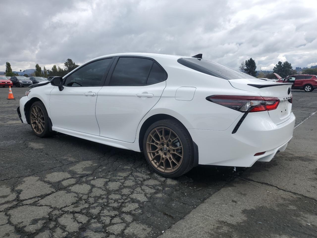 2024 TOYOTA CAMRY