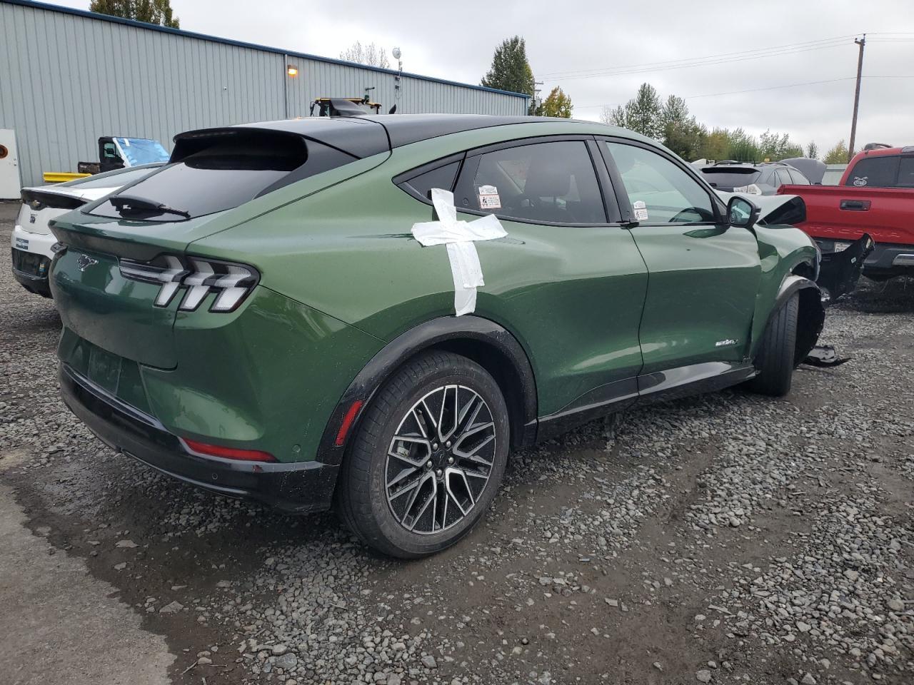 2024 FORD Mustang Mach-E