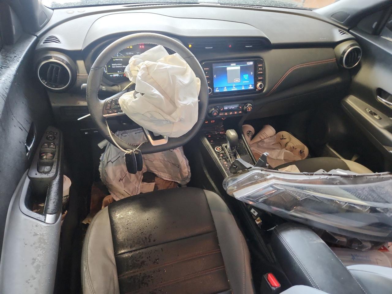 2023 NISSAN KICKS