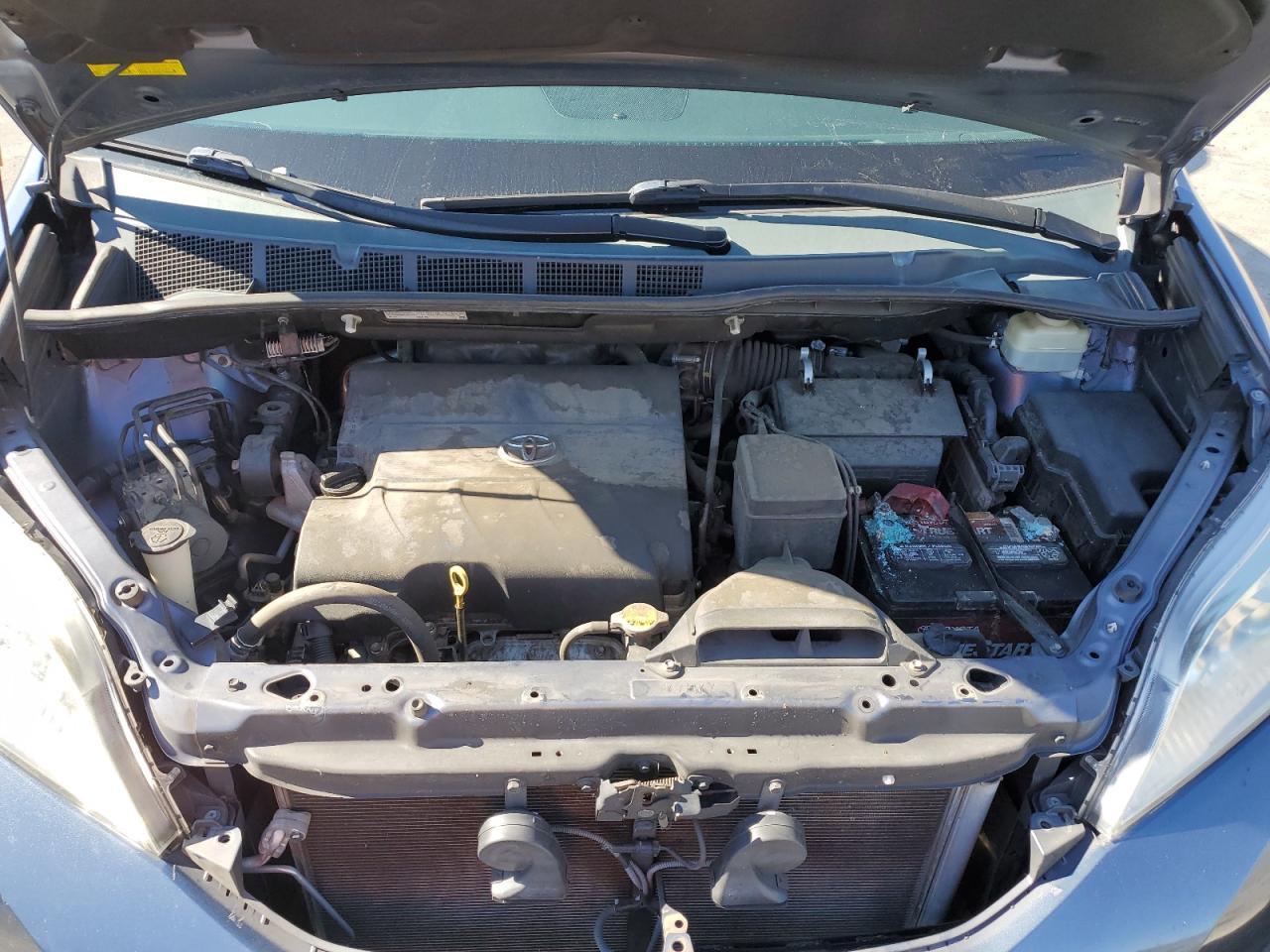 2015 TOYOTA SIENNA